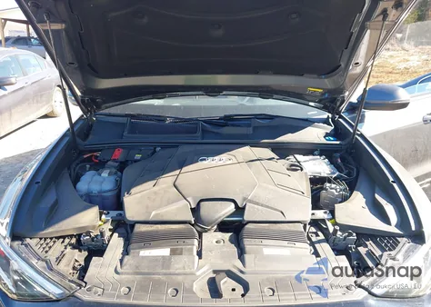 2025 Audi Q8 Premium Plus 55 Tfsi Quattro z USA, uszkodzony, nr VIN WA1BVBF11SD019099